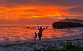 Mama Nings Beach Hotel